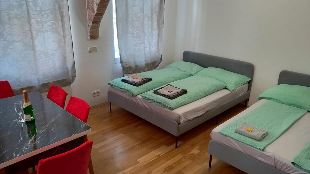 Cozynite Premium Apartment Stadthalle Viena Exterior foto